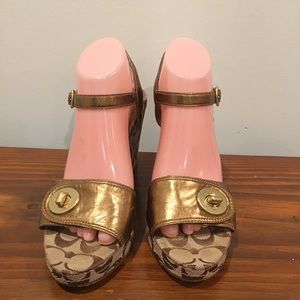 Coach Leather & Canvass Vintage Gold Wedges 9.5M